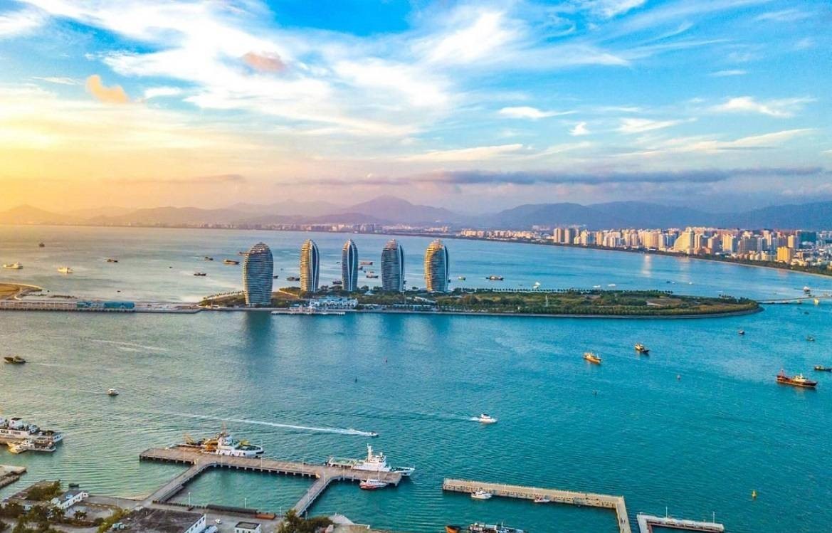 HÀ NỘI – TAM Á – TRUNG TÂM PHẬT GIÁO NAM SƠN – ĐẠI TIỂU ĐỘNG THIÊN – ĐẠI ĐÔNG HẢI - TRUNG TÂM Y HỌC CỔ TRUYỀN – THỦY CUNG ATLANTIS